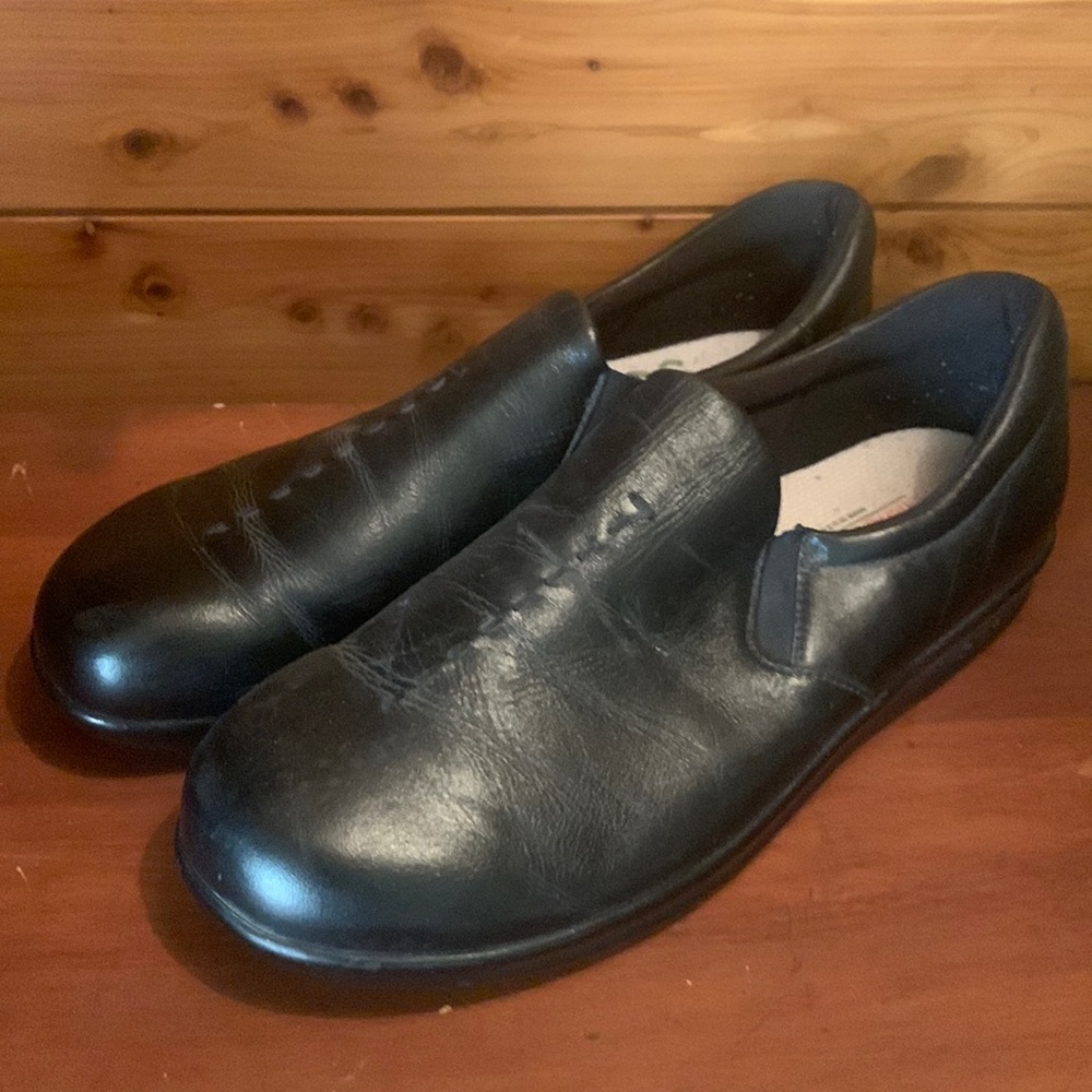 Black Leather Slip/on loafers